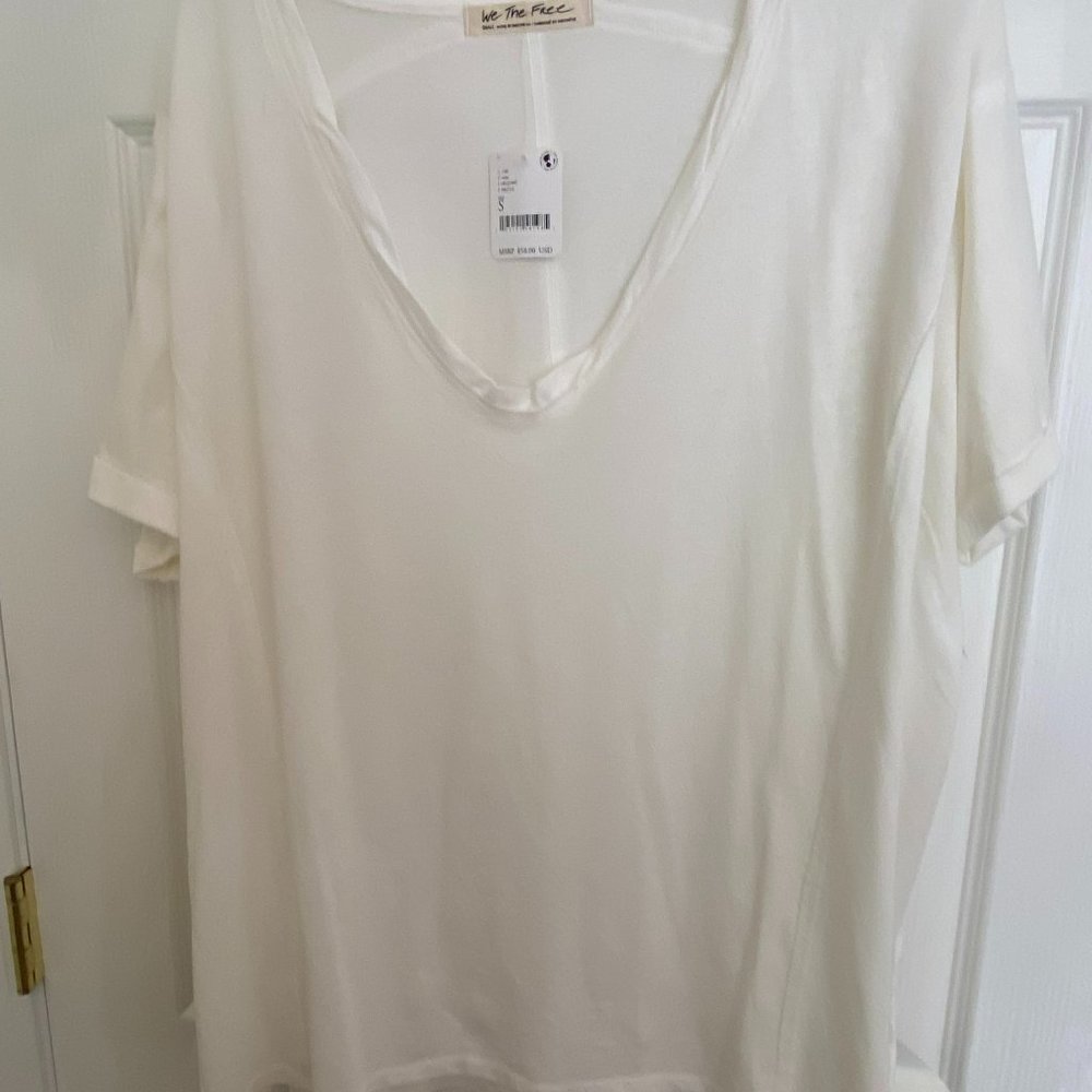 New with Tag!  We The Free White Oversized Tee, SIZE S